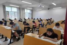 伟德北校区期末考试工作平稳有序开展