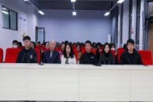 【语言与传媒学院组织新媒体运营讲座】早起步、早谋划、早推进，稳步实现高质量就业