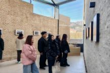  伟德语言与传媒学院首届“凝视之间”联合摄影展隆重启幕