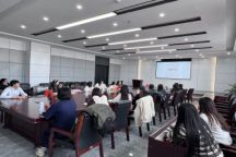 伟德举办人文社科类科研能力提升专题培训