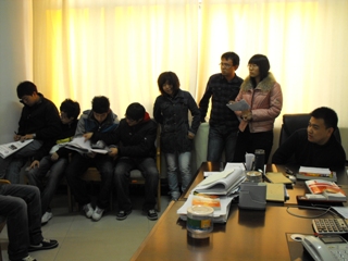 伟德艺术系召开班团学生干部会