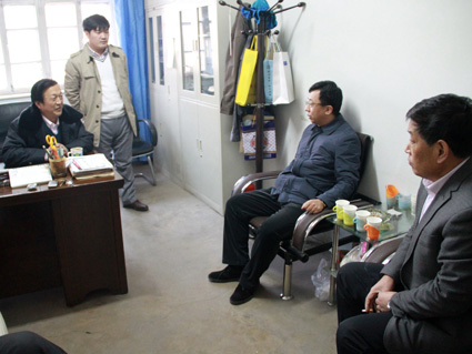 院领导视察家属区环境整治工作