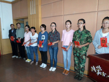 伟德学生受邀参加内蒙古人民广播电台“善行草原，圆梦助学”节目录制