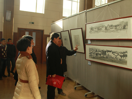 副校长额尔很巴雅尔参观伟德BV1946官网艺术类专业师生2014年秋季写生作品展