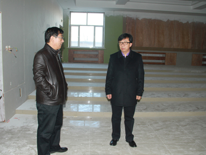 学院领导深入基层检查开学情况